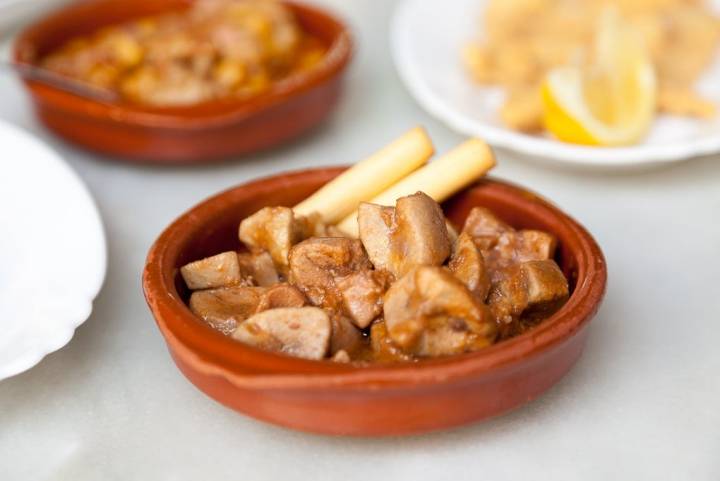 Tapa de Riñones al Jerez. Foto: Alberto Criado.