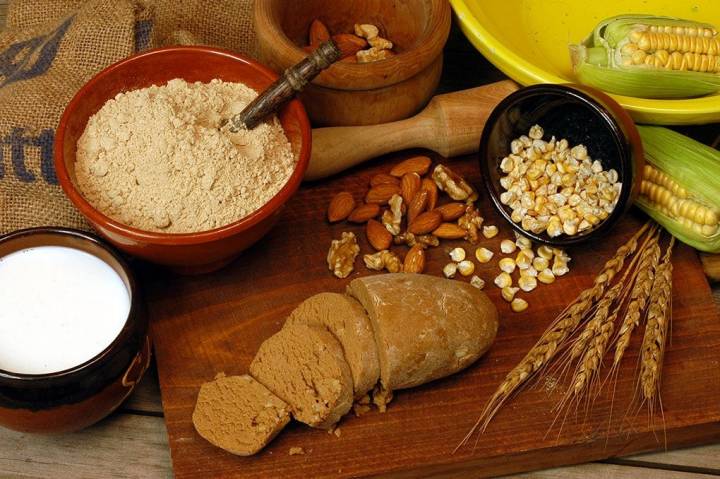 Gofio y la típica 'pella', dulce o salada. Foto: shutterstock.