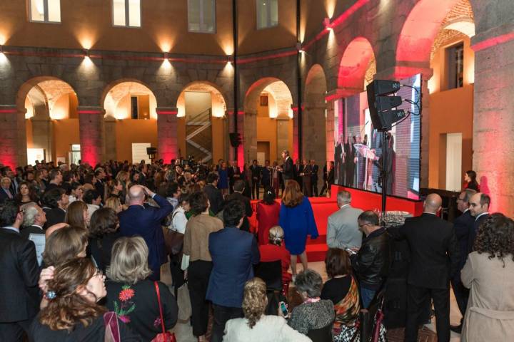 Lleno absoluto en la Casa de Correos de la Puerta del Sol, donde se vivió la fiesta con alegría.