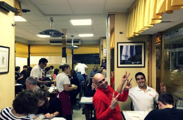 El comedor de Casa Dani es frenético.