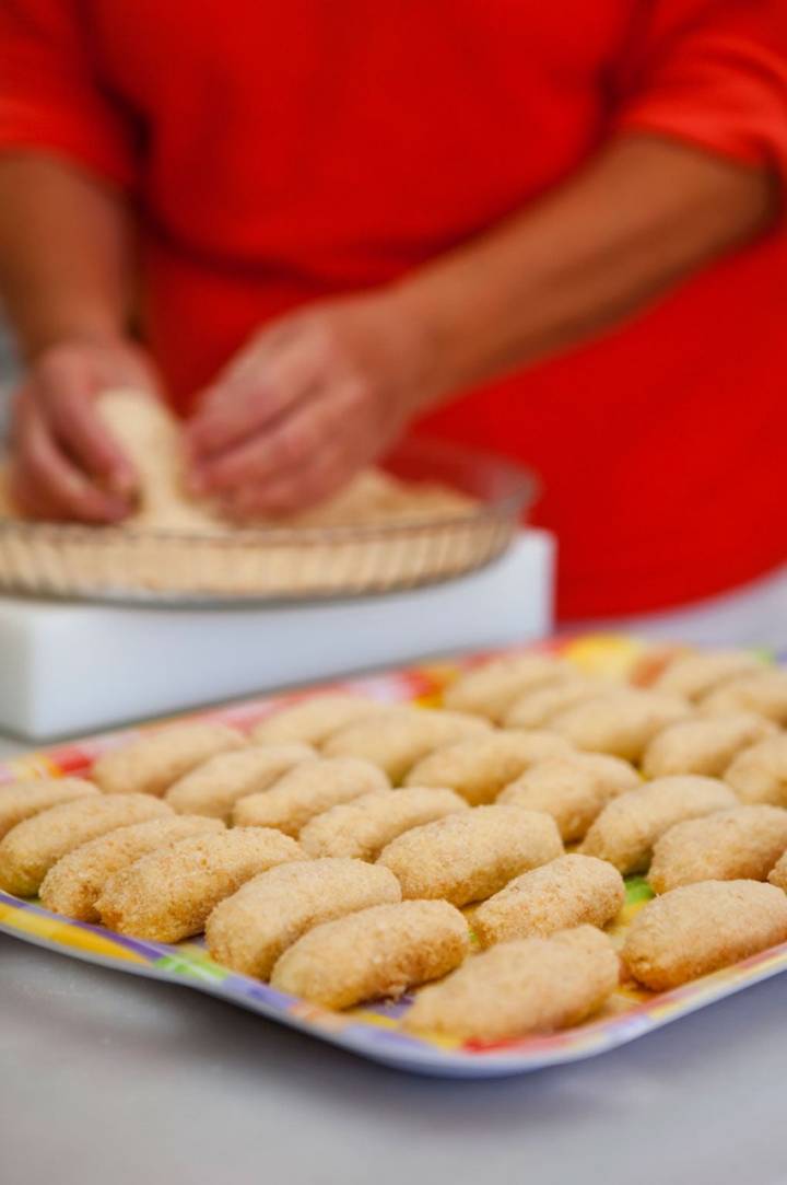 Hacer croquetas lleva su tiempo, pero el resultado merece la pena.