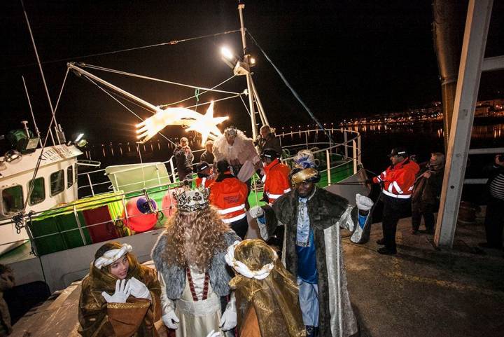 La llegada al muelle no siempre es fácil. En la imagen, Melchor es el último en desembarcar. Foto: José García Pérez.