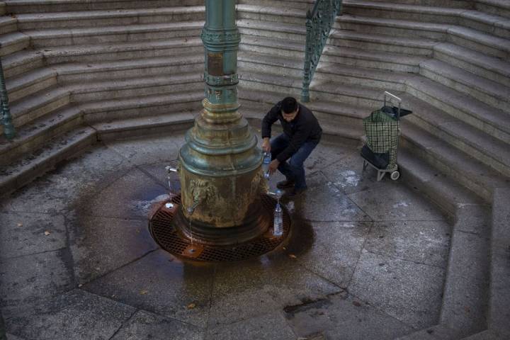 La fuente del pueblo de la fotógrafa, célebre por las supuestas capacidades curativas de sus aguas.