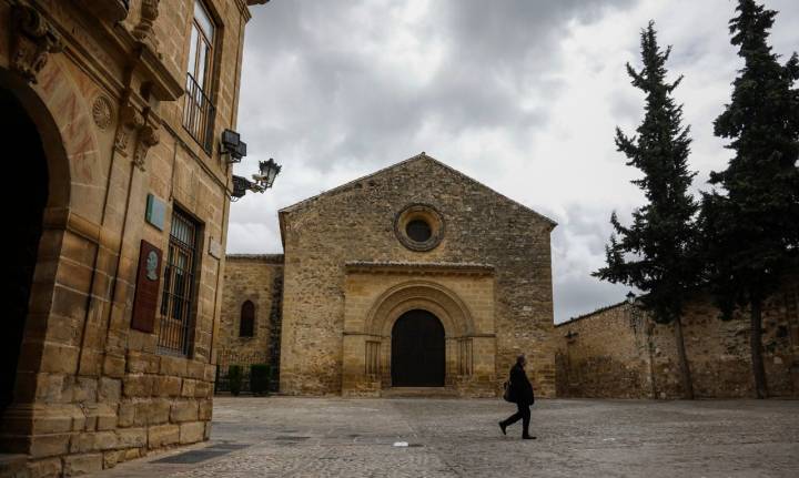 iglesia santa cruz baeza