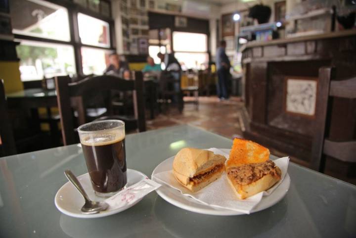 Desayuno de campeones en el 'Volapié'. Foto: Juan Carlos Toro.