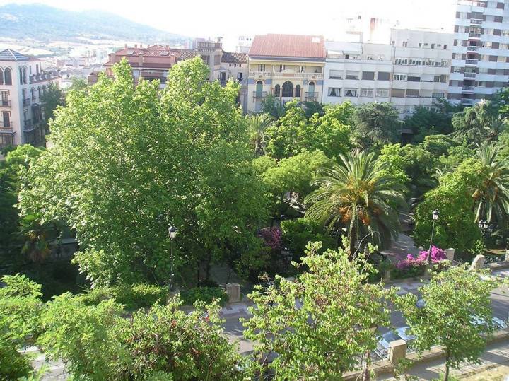 El paseo de Cánovas, un agradable plan. Foto: Bancode Imágenes del Ayuntamiento de Cáceres.