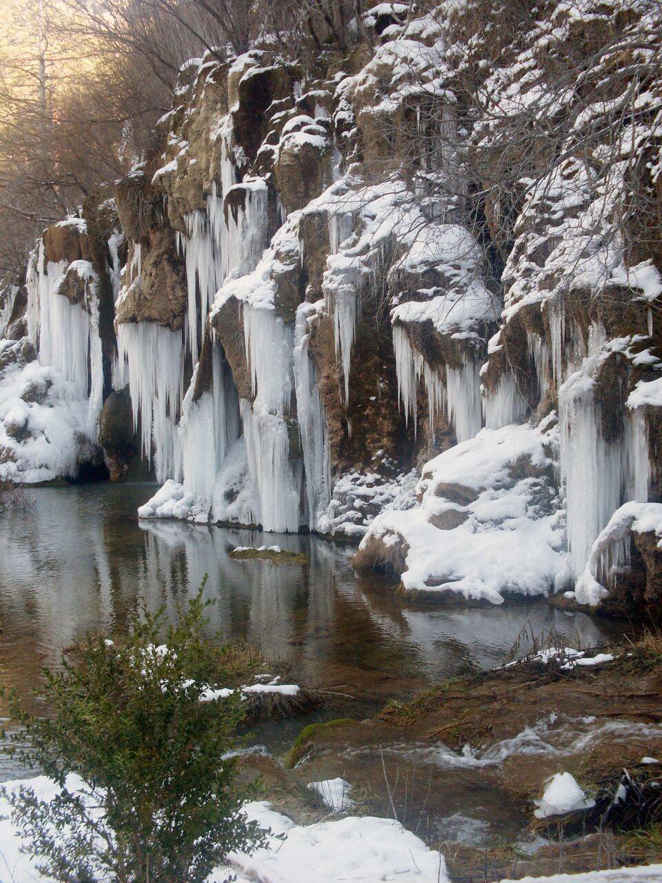 El Cuervo nace a 1469 metros de altura. En invierno se suele congelar. (Autor: Foto cedida por la Fundación Turismo de Cuenca).